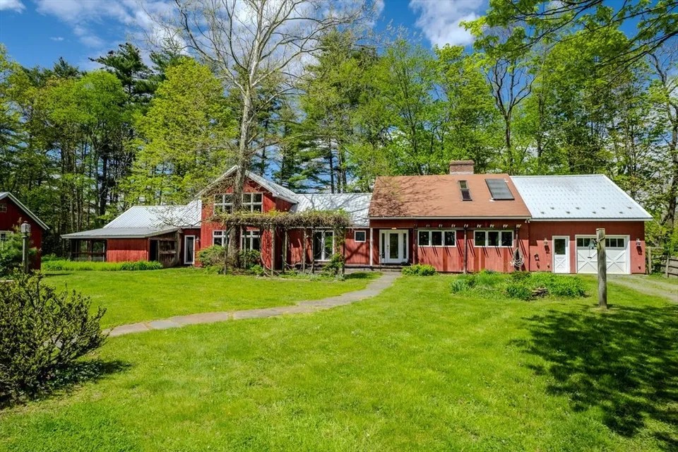 152A Mount Hermon Station Rd, Northfield, MA 01360