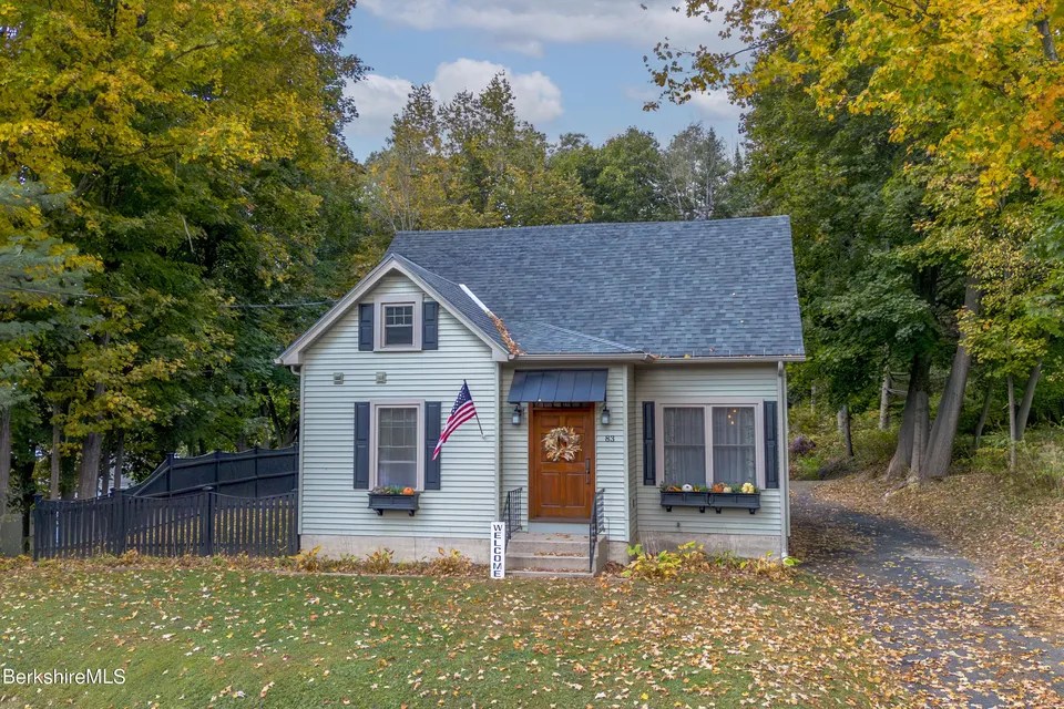 83 Walker St, North Adams, MA 01247 399,900