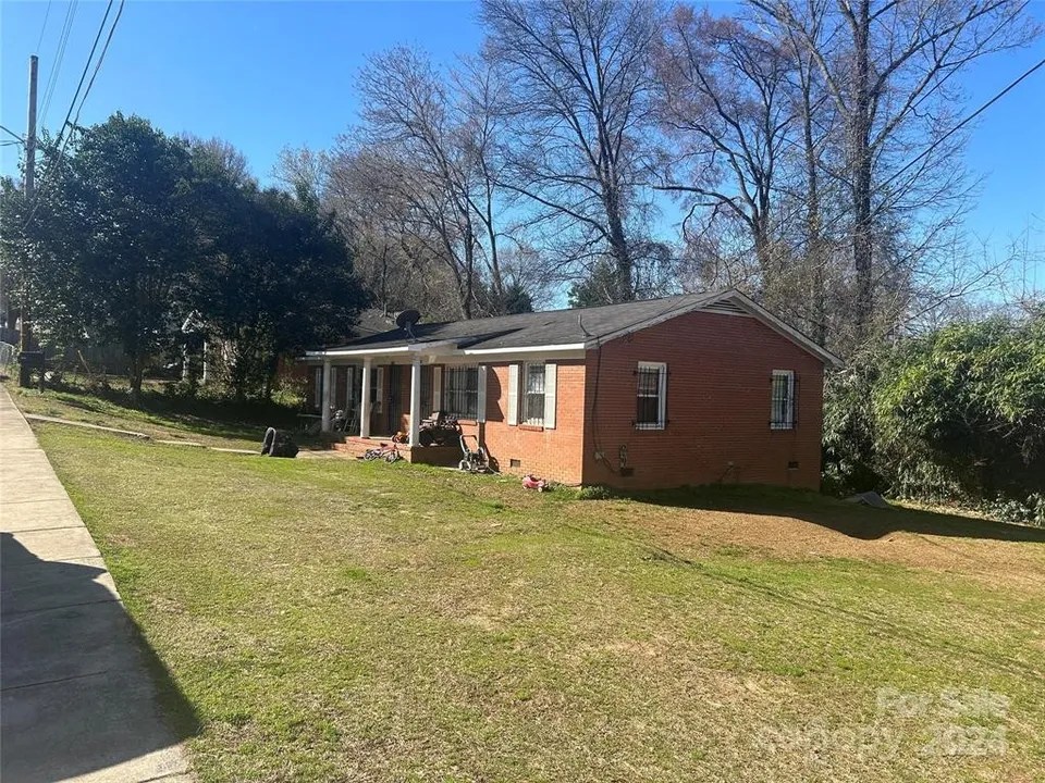 3532 Jonquil St, Charlotte, NC 28211
