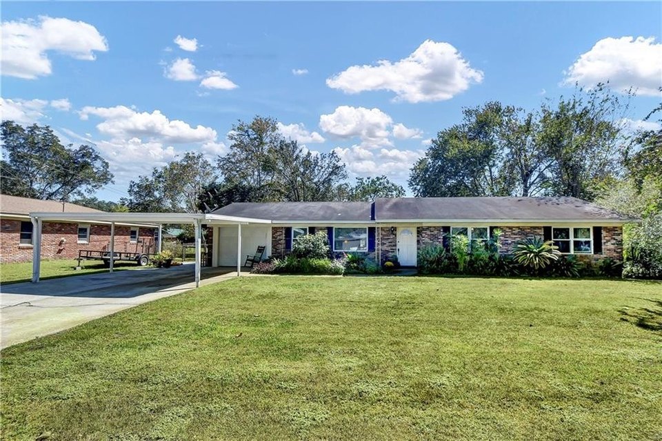 121 Huntington Cir, Brunswick, GA 31525