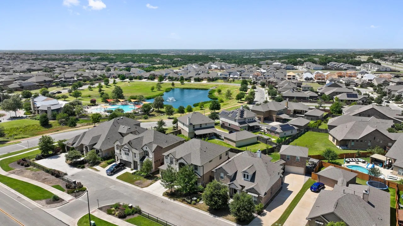 1112 Teravista Xing, TX 78626