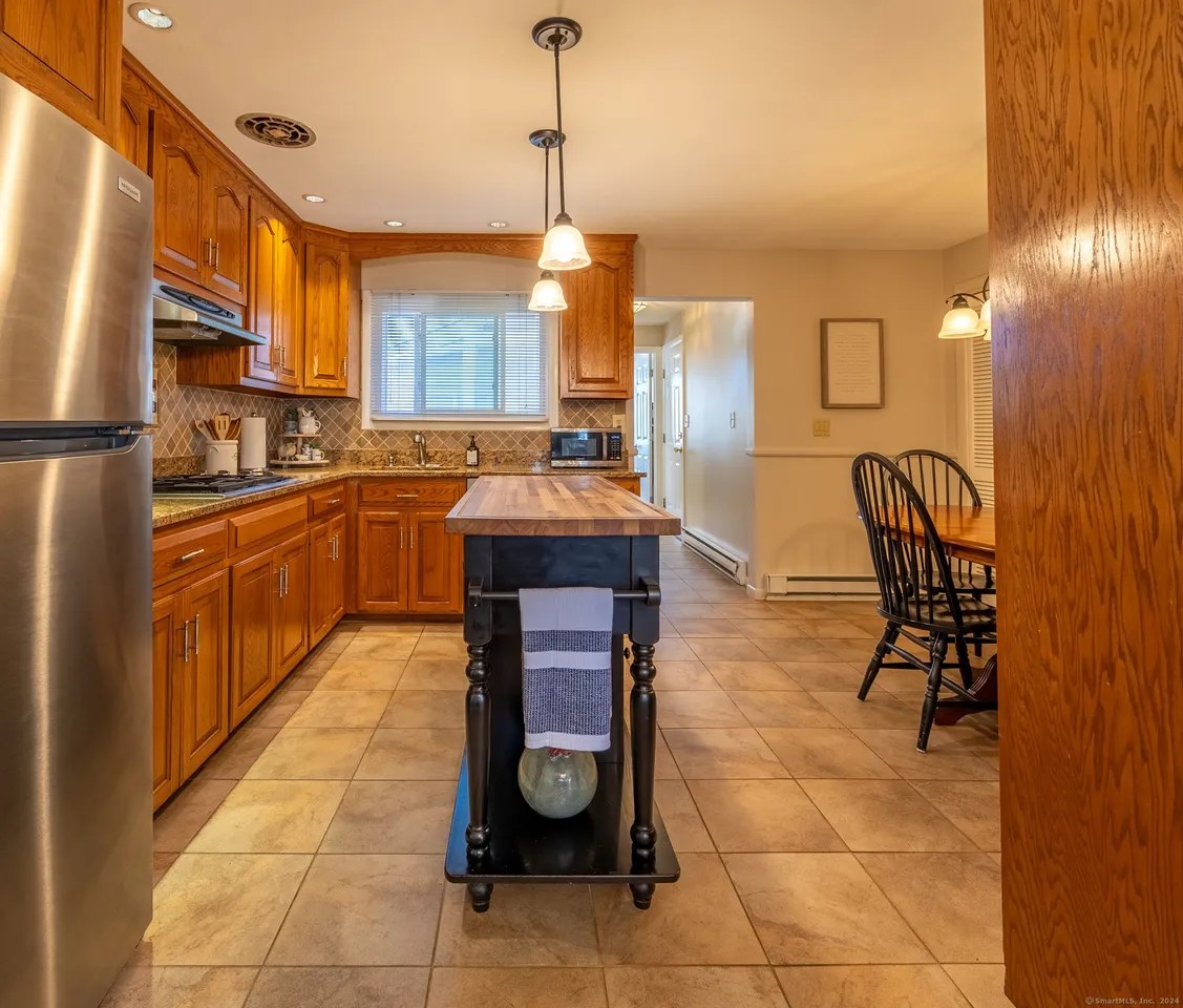 For Sale 466 Juniper Ln, Cheshire, CT 06410