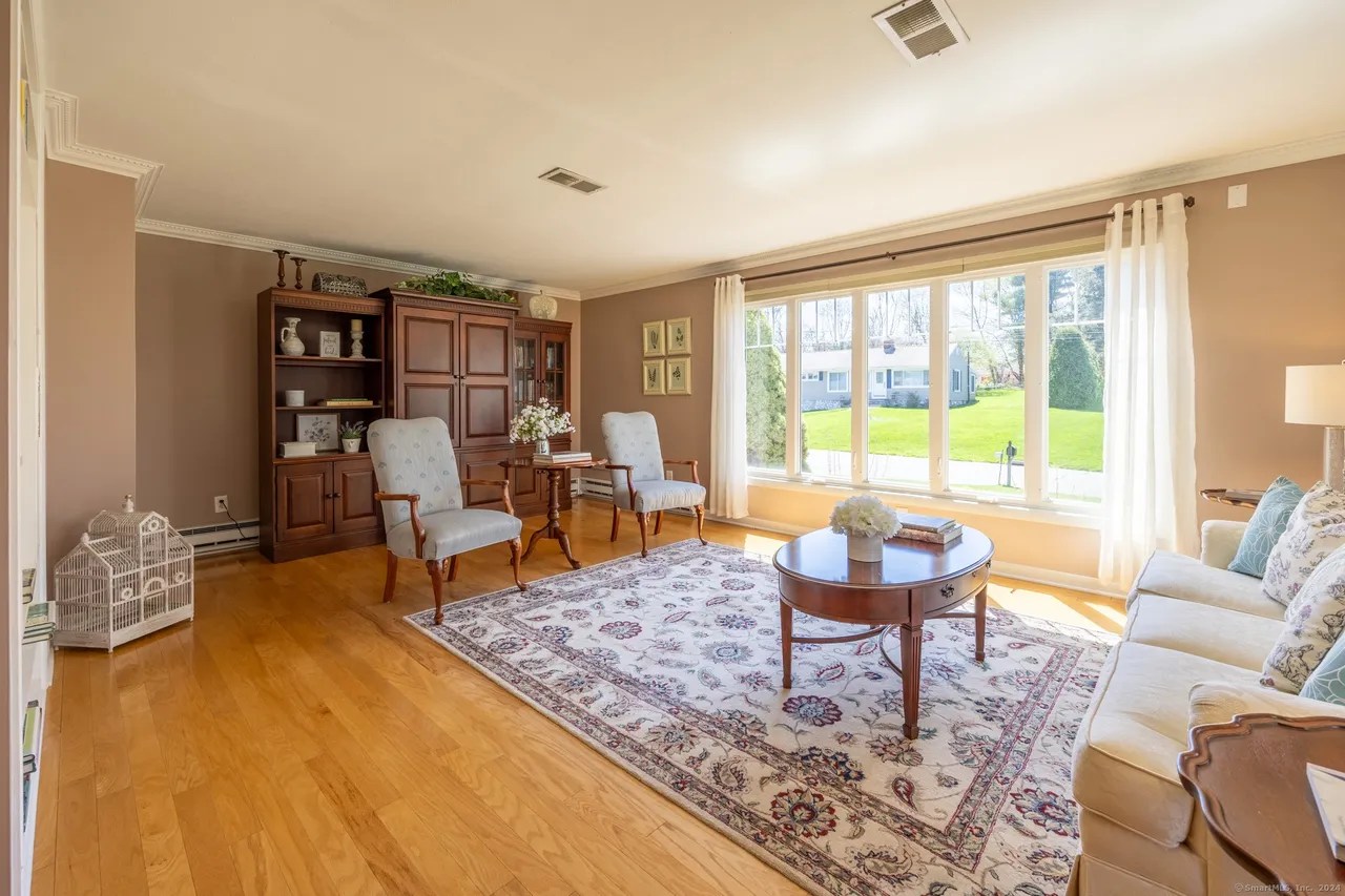 For Sale 466 Juniper Ln, Cheshire, CT 06410