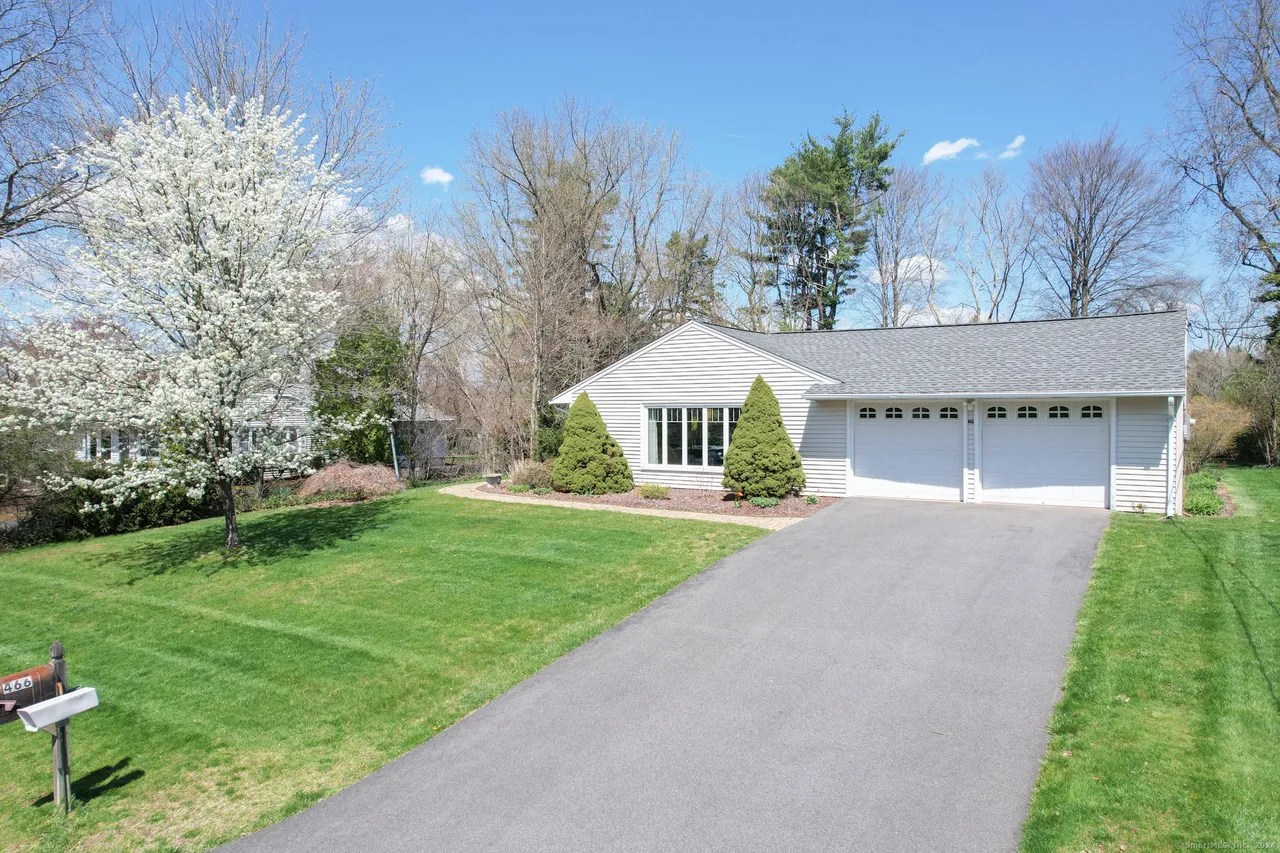 For Sale 466 Juniper Ln, Cheshire, CT 06410