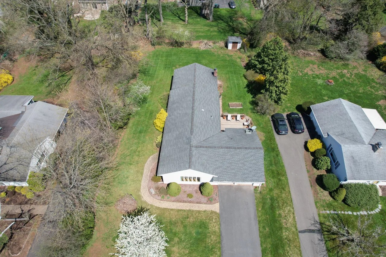 For Sale 466 Juniper Ln, Cheshire, CT 06410