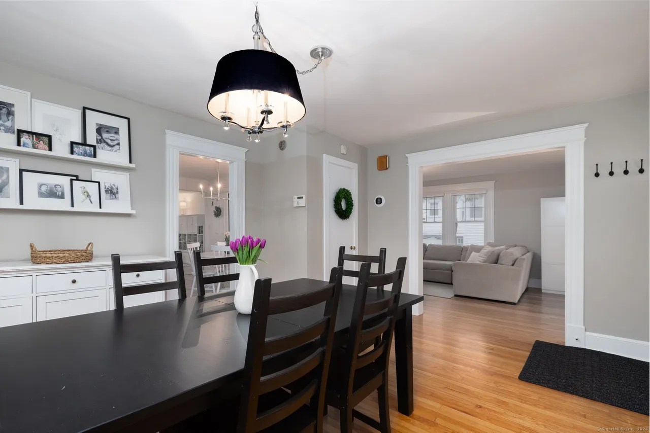 110 Yale Ave, Middlebury, CT 06762