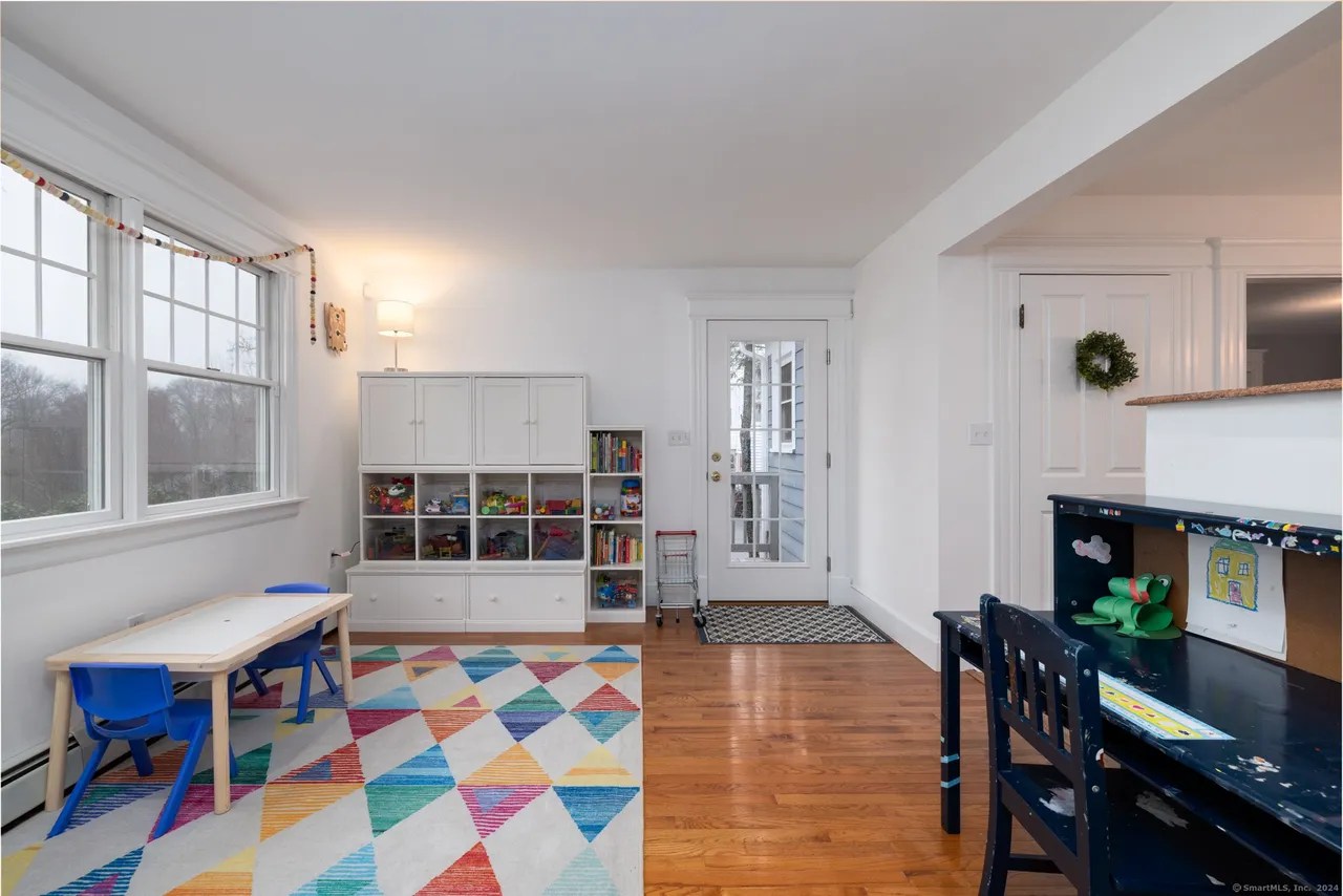 110 Yale Ave, Middlebury, CT 06762