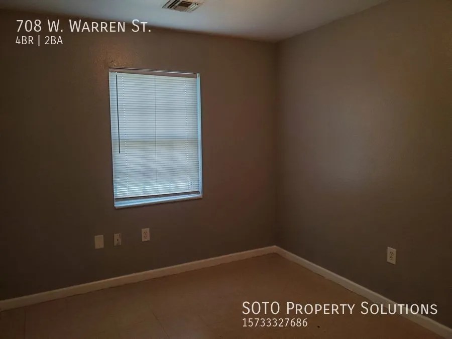 708 W Warren St, Charleston, MO 63834 Home for Rent