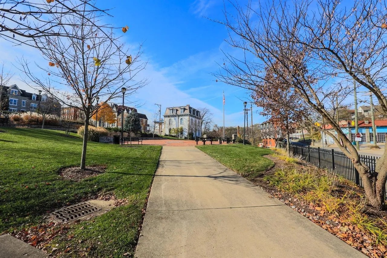 1946 Bigelow St Unit 3, Cincinnati, OH 45219