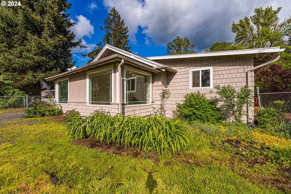 92263 Marcola Rd, Marcola, OR 97454