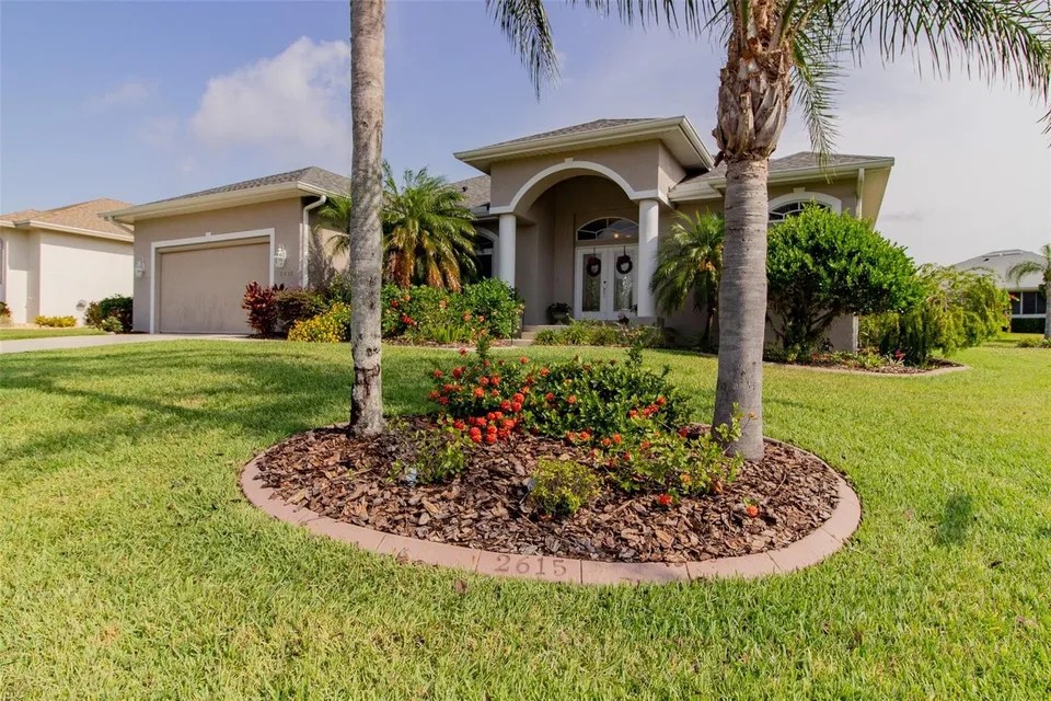 2615 Huntington Hills Dr, Lakeland, FL 33810