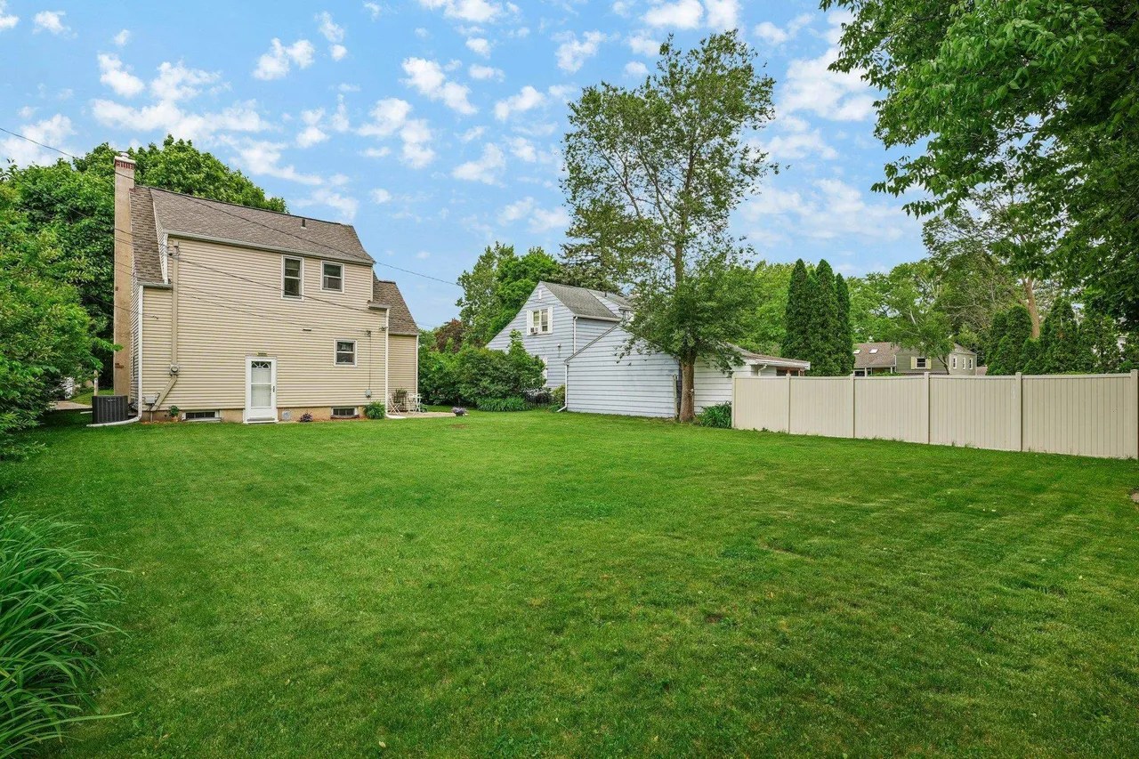 914 N Fremont St, Janesville, WI 53545