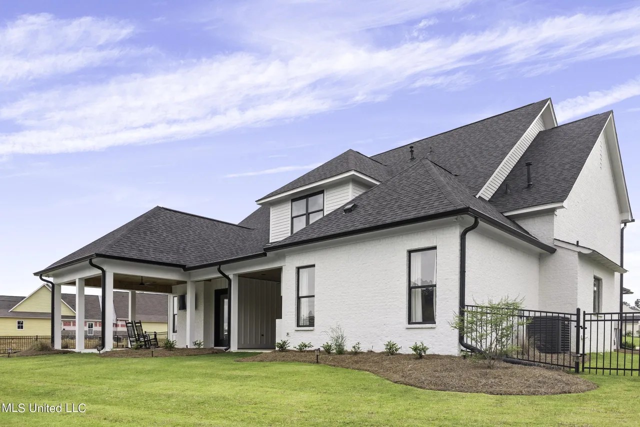 For Sale 166 Westlake Cir, Madison, MS 39110