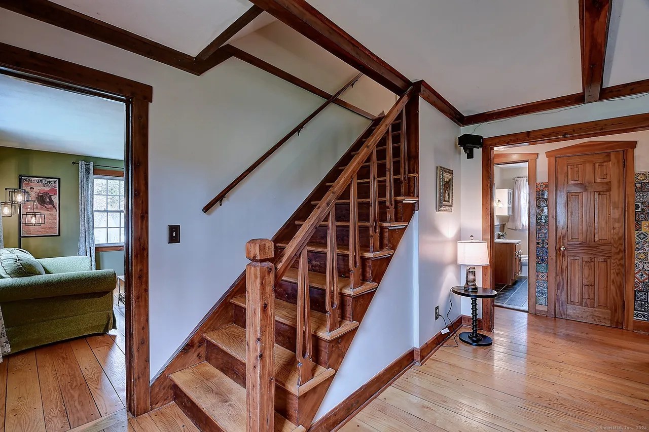 124 Bartlett St, Portland, CT 06480