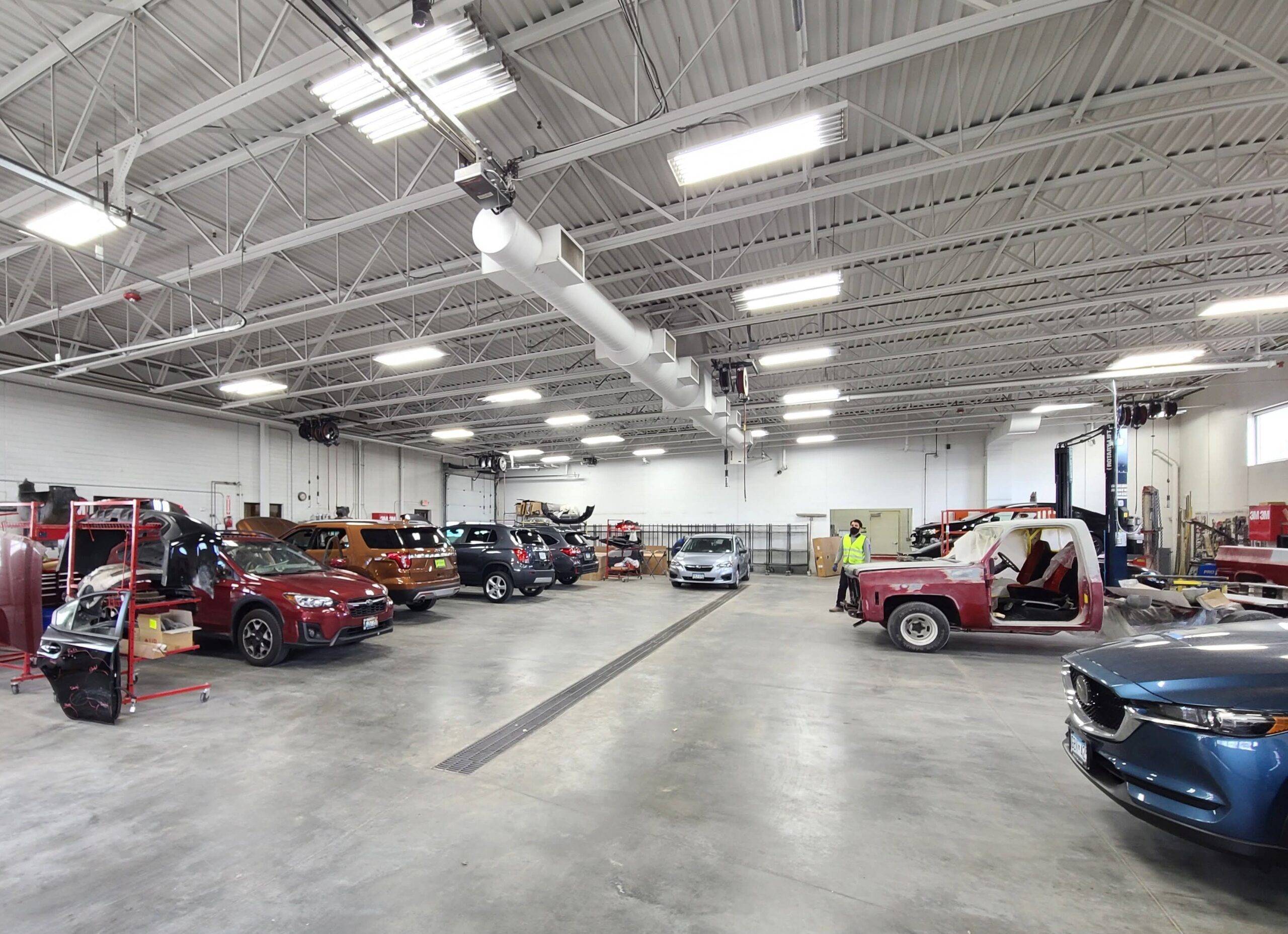 Automotive Collision Center Apadana