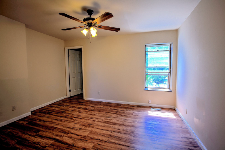 Menard Townhomes Apartment Advisors of America