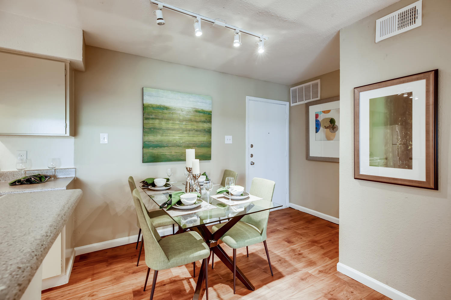 Galleria Luxury Apartments 77057 Houston Apartment Locators with a