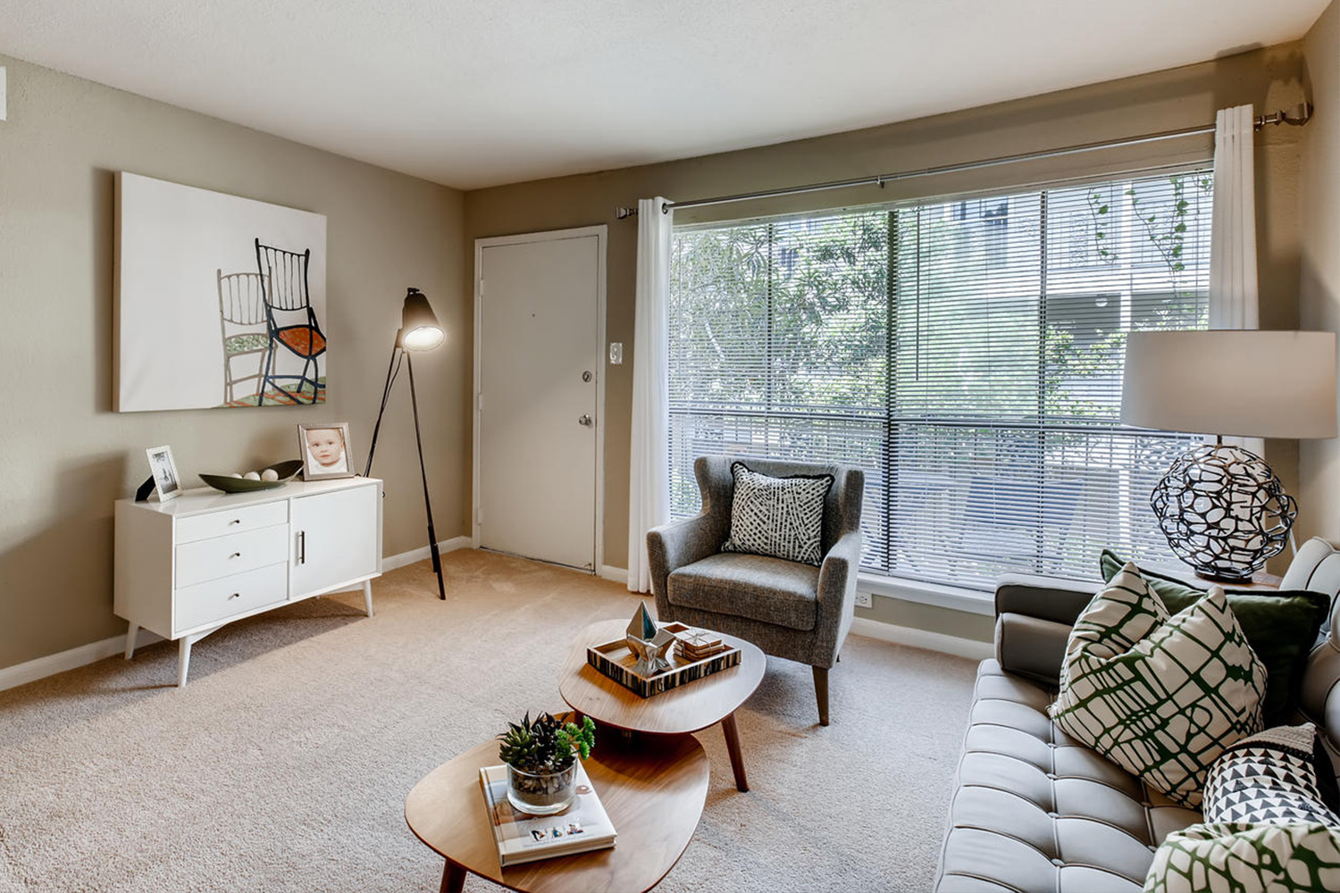 Galleria Luxury Apartments 77057 Houston Apartment Locators with a