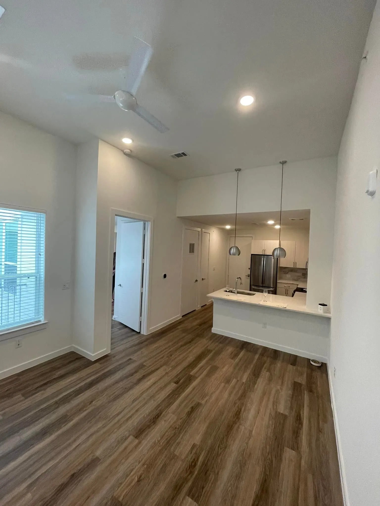 Houston Heights / Washington Area 6 WEEKS FREE!! / 77007 Houston Apartment Locators with a