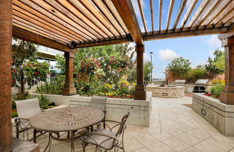 Glass House Corporate Living Apartment Locator