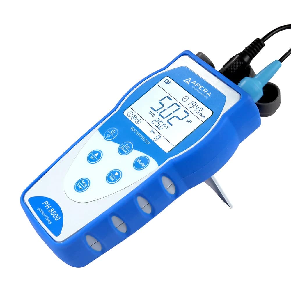 EC8500 portable conductivity meter with GLP memory function and data