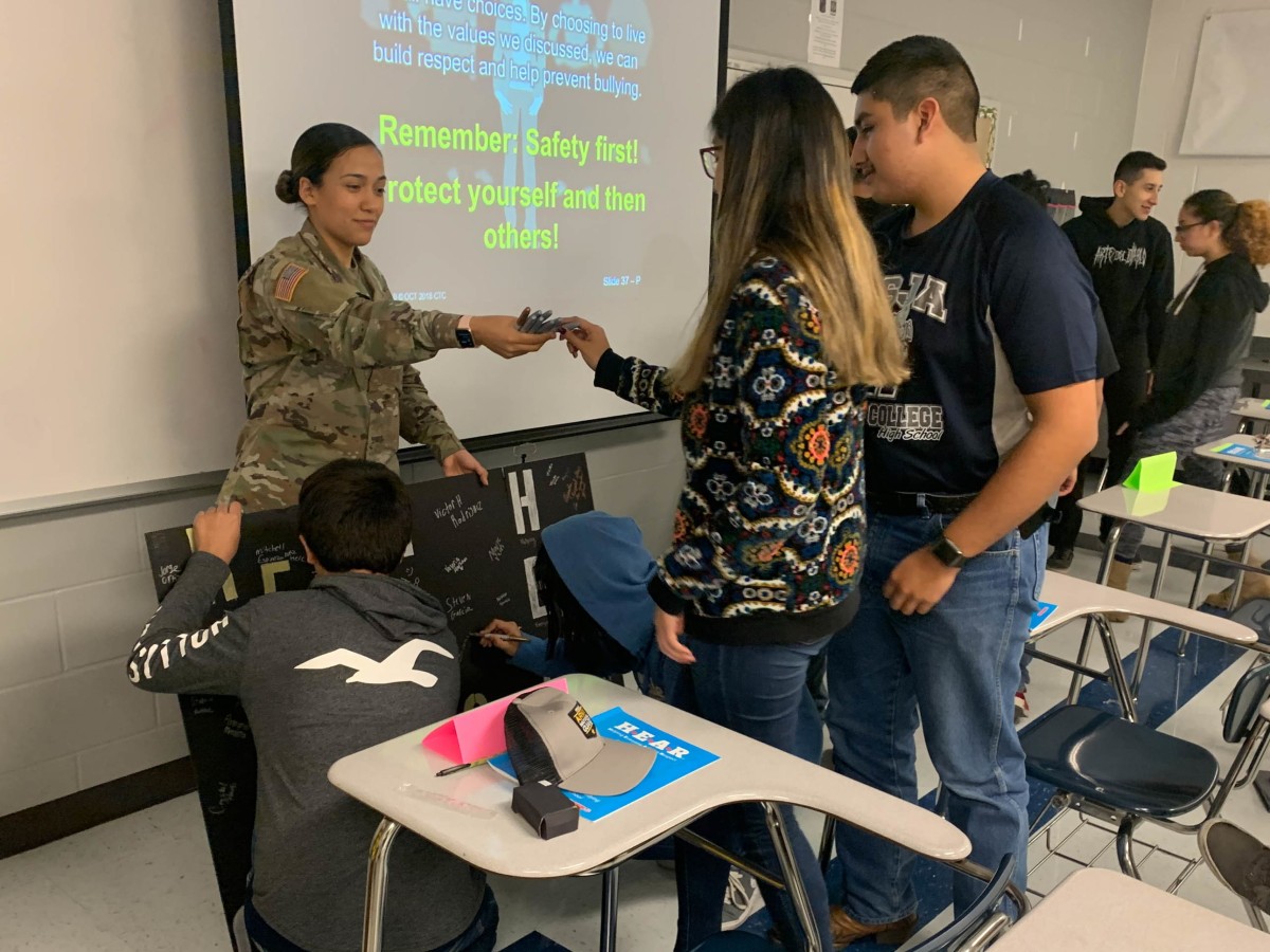 Texas National Guard Soldier gives back to her community Article