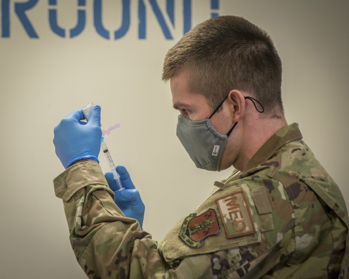 Connecticut Guard members start receiving COVID19 vaccine Article