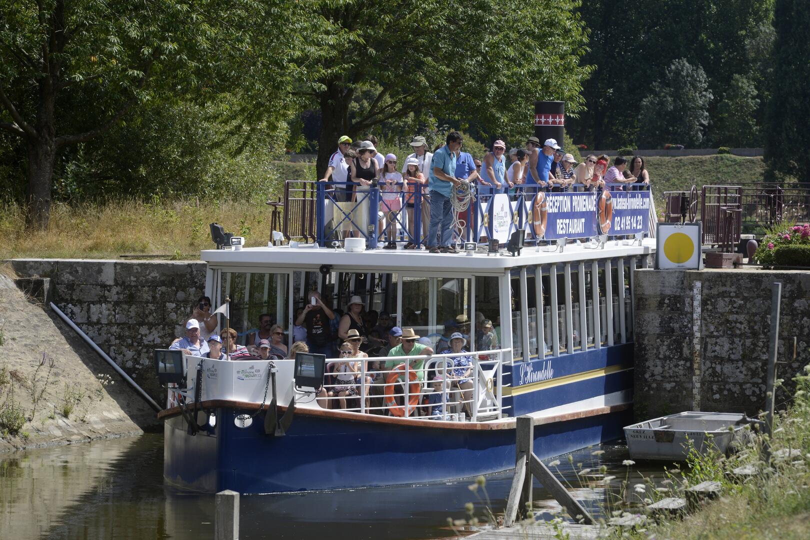 CROISIÈRE DEJEUNER SUR L’HIRONDELLE GREZNEUVILLE (GrezNeuville