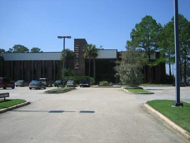 3232 S Sherwood Forest Blvd Baton Rouge, LA 70816 Office Property for