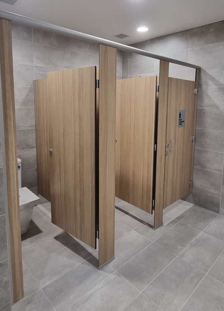 Merge Toilet Partitions CUBISPEC