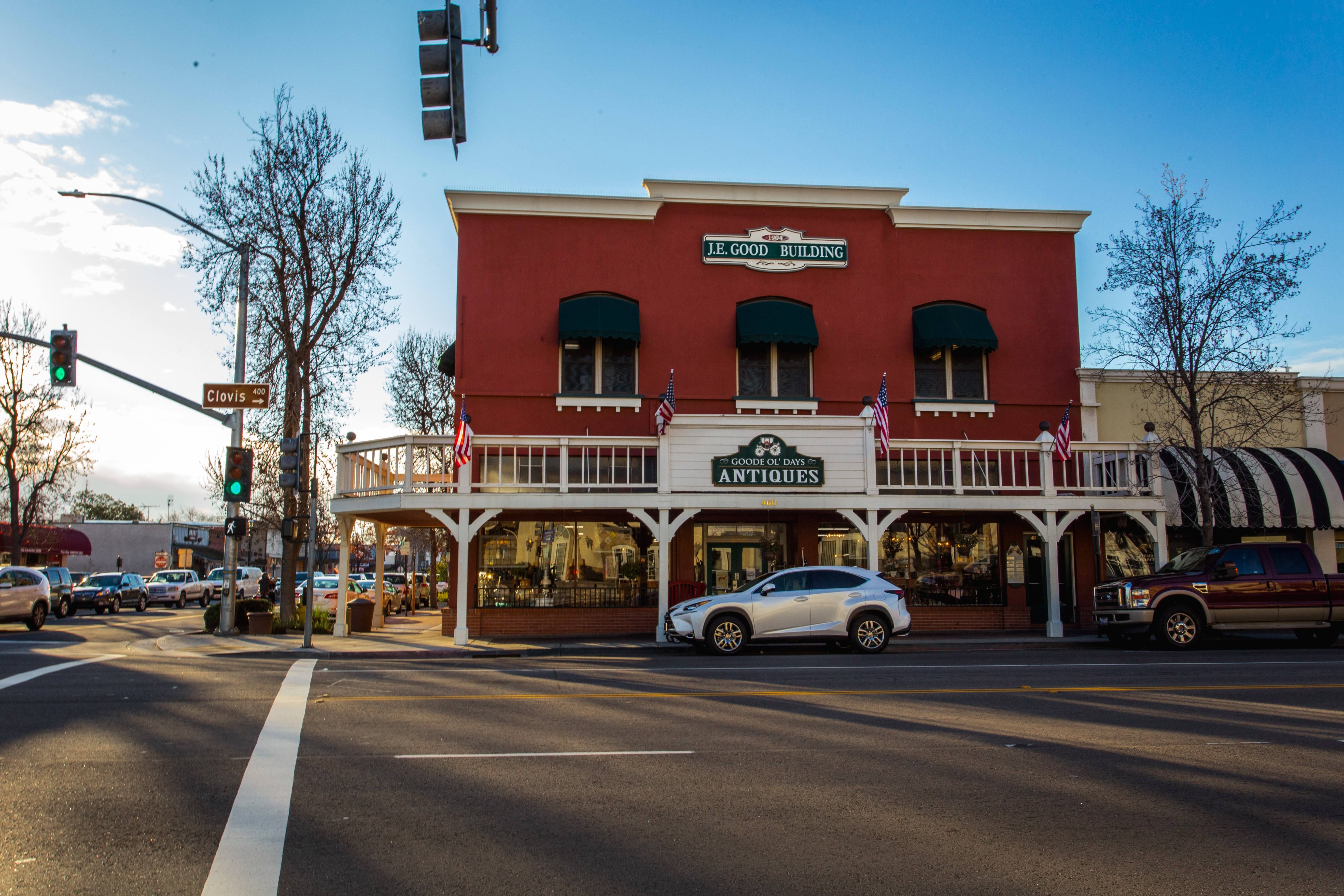 Neighborhood Information for Clovis, California
