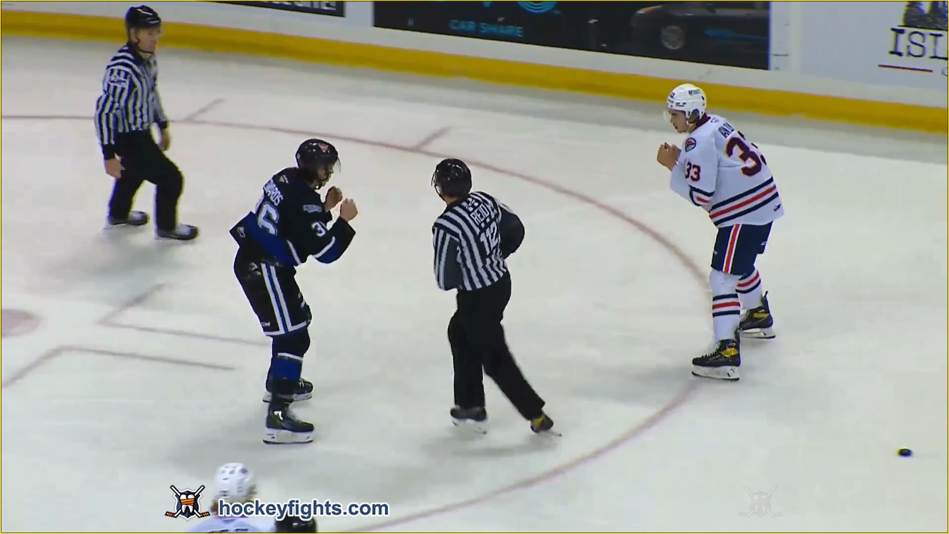 Shea Van Olm vs. Alex Edwards, December 07, 2022 Kamloops Blazers vs. Victoria Royals