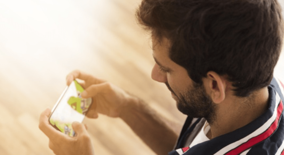 A Kindhearted Wife Spoon Feed Her Gaming Husband Dunia Games