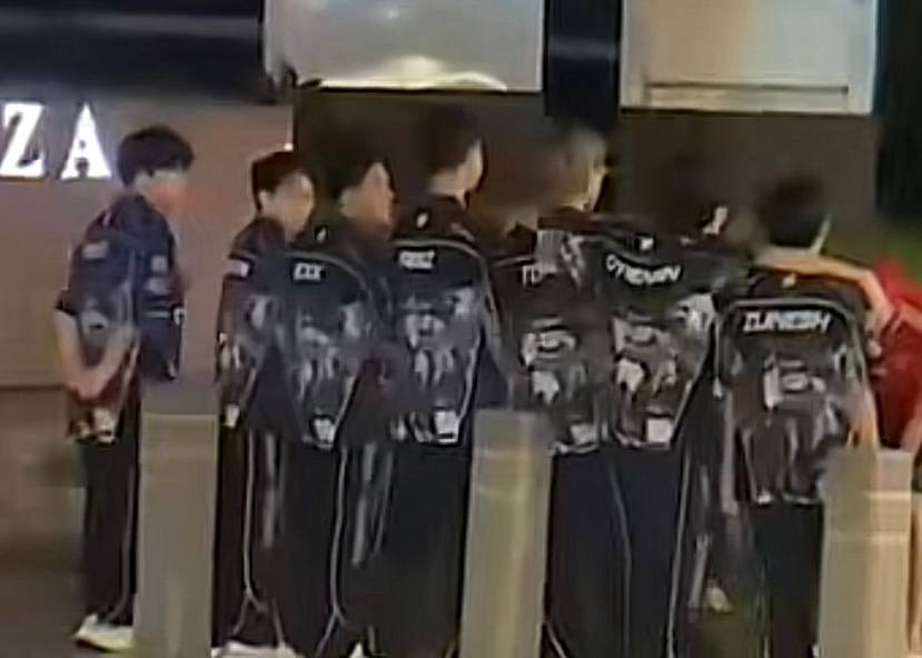 RRQ Roster Leaks! Two New Players Spotted Dunia Games
