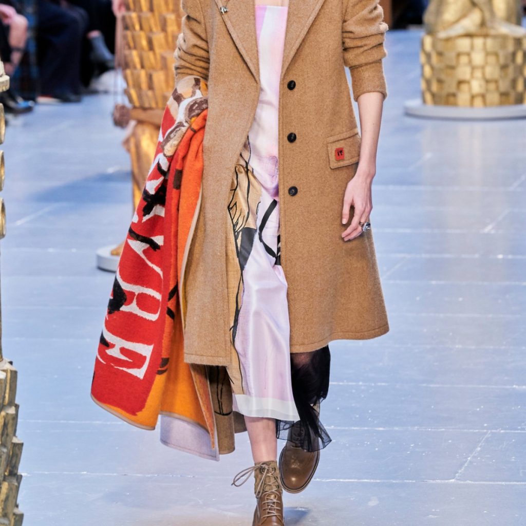 The Biggest Accessory Trends For Fall ELLE Canada Magazine Beauty, Fashion and Lifestyle