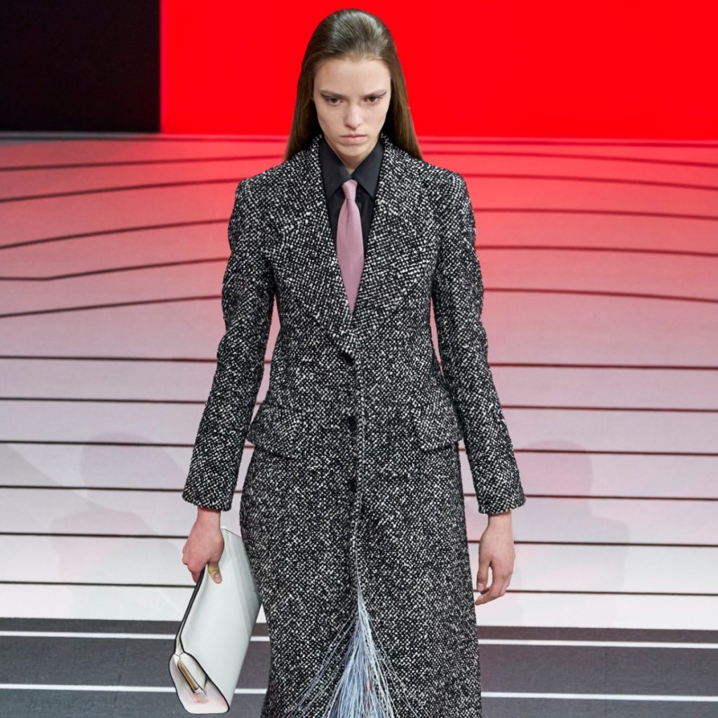 The Biggest Accessory Trends For Fall ELLE Canada Magazine Beauty, Fashion and Lifestyle