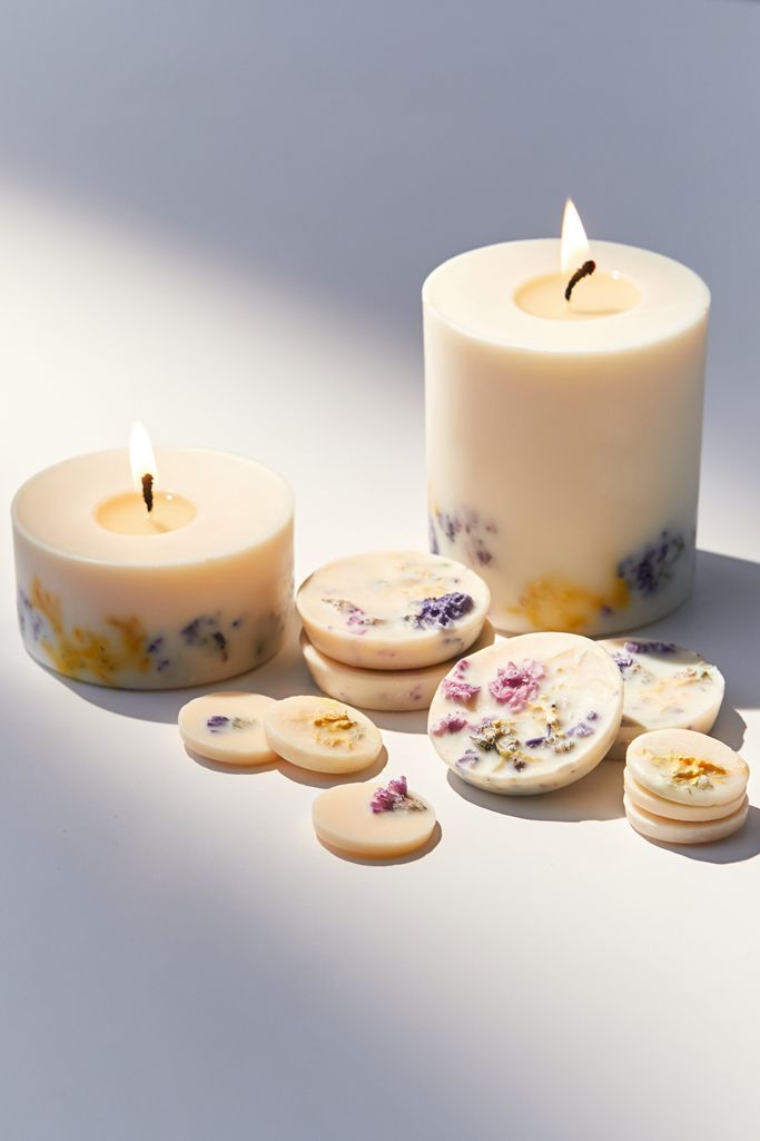 ELLE TOP The Scented Candles We’re Loving ELLE Canada Magazine