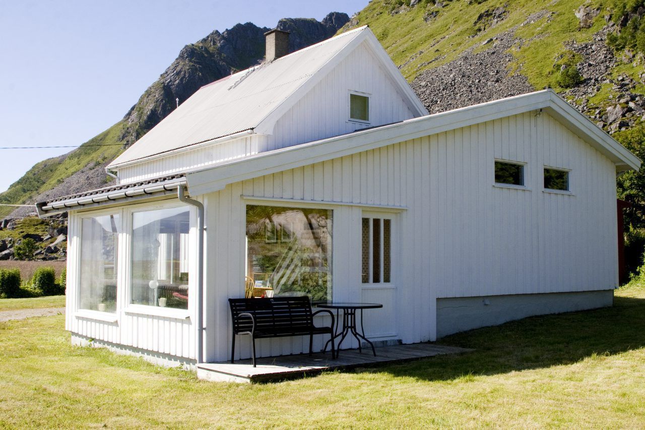 House by the sea in Lofoten, Norway Vestvågøy / Norvège HomeExchange