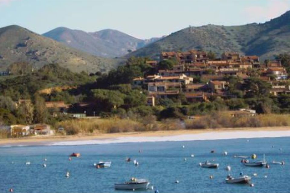 Maison f3 vue mer plage à pied. Golfe de Lava ; 25mn d Ajaccio en corse
