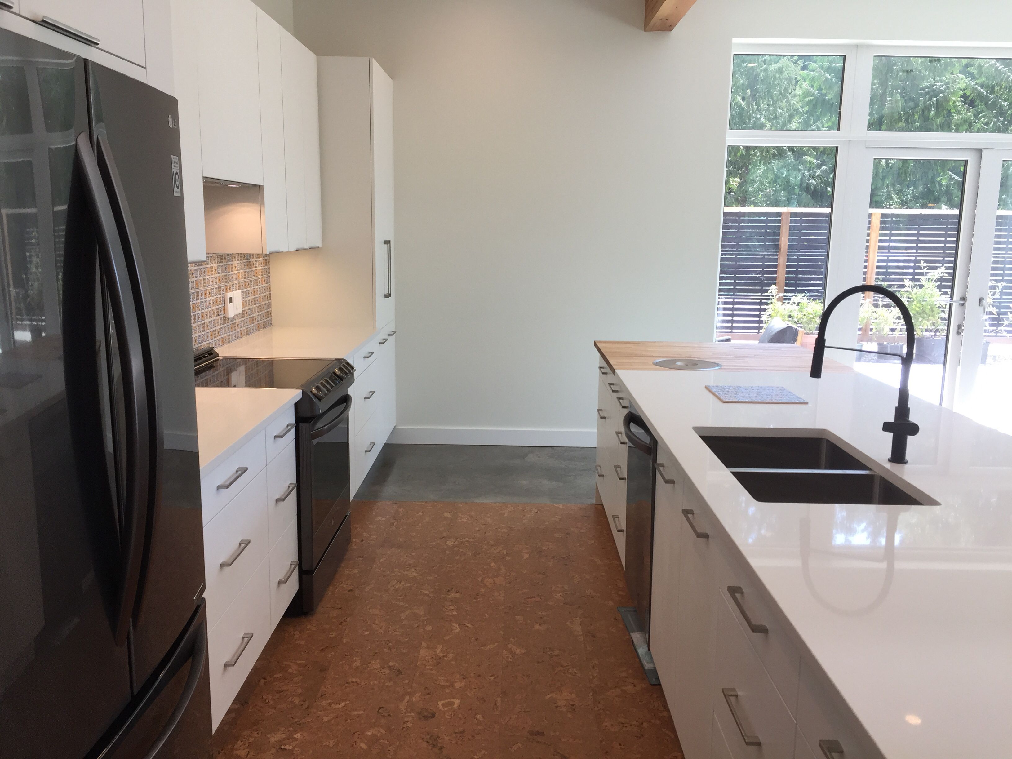 Newly built home close to Ocean and Gibson's Sunshine Coast / Canada