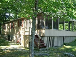Lakefront cottage Frye Island Maine USA Frye Island / ÉtatsUnis