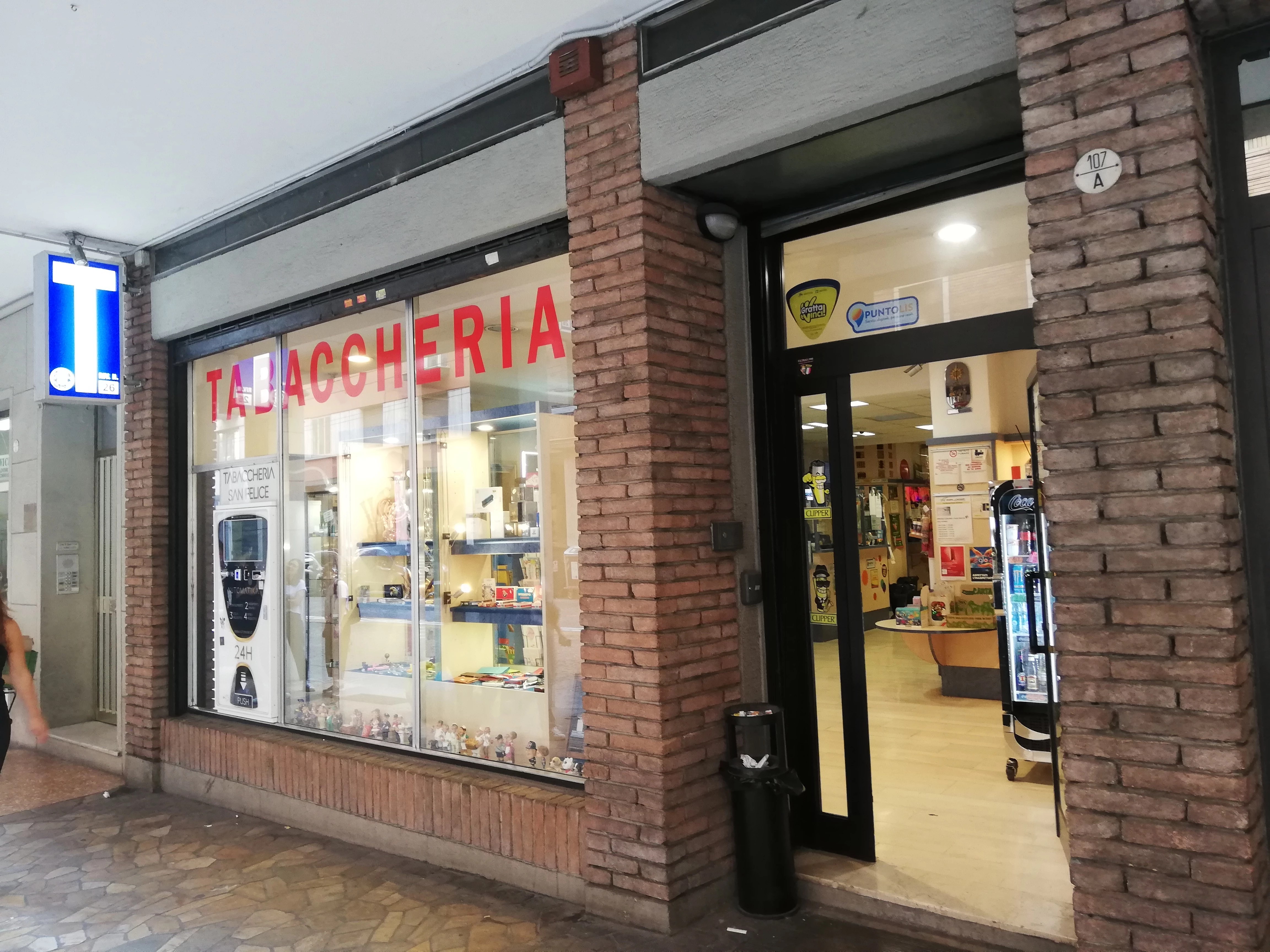 Luggage Storage in Bologna Cheap & Secure 24/7 with LugLockers