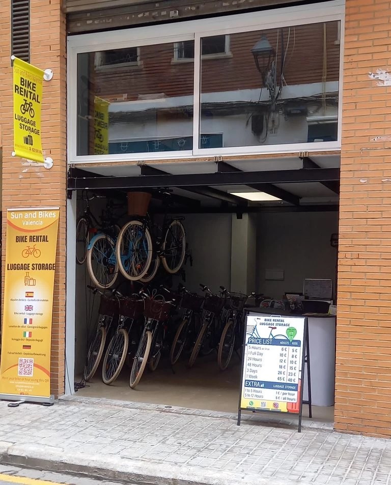 Luggage storage in the Center of Valencia LugLockers