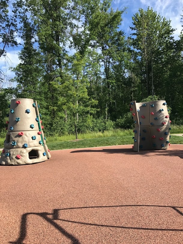 Playground ReviewCarolyn Ludwig Mugrage Park in Medina Macaroni KID