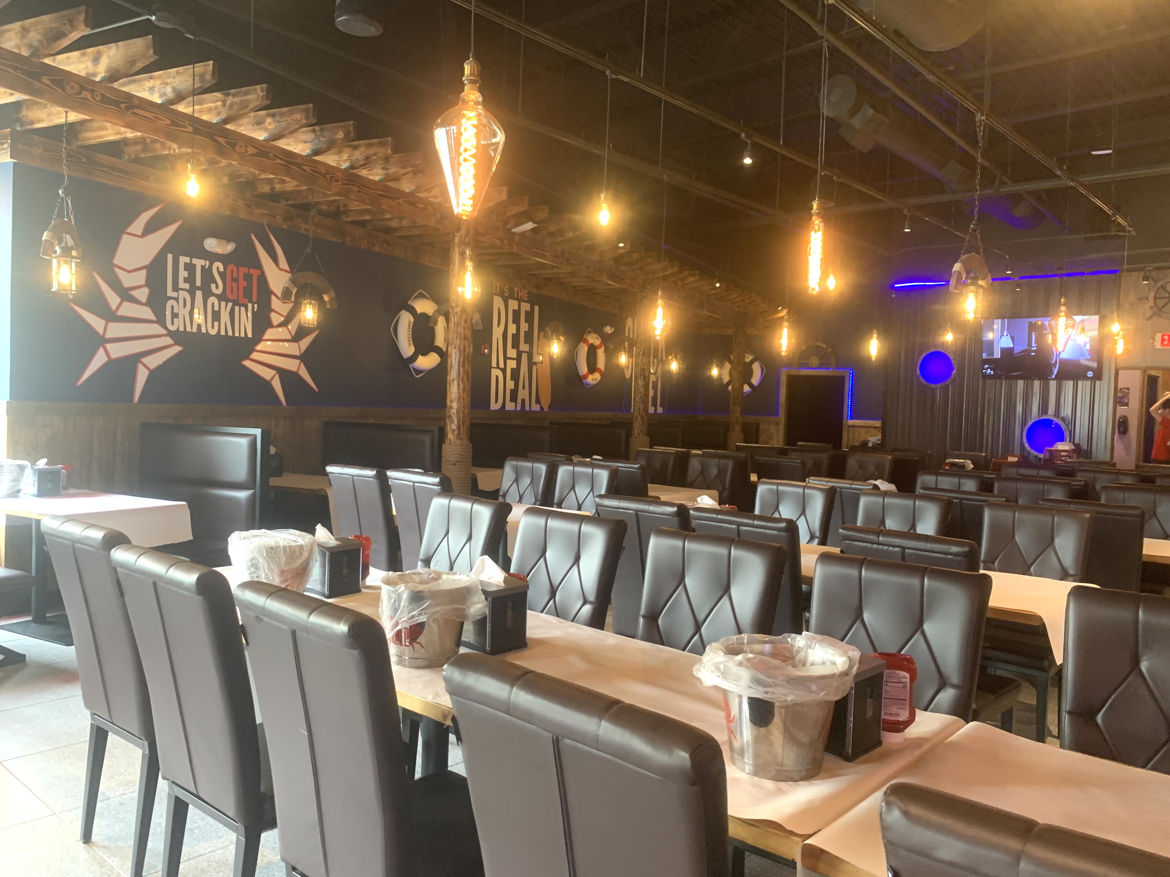 Opening Alert Hook & Reel Cajun Seafood Restaurant in Englewood