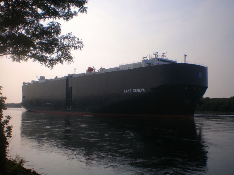 LAKE GENEVA Car carrier / Large