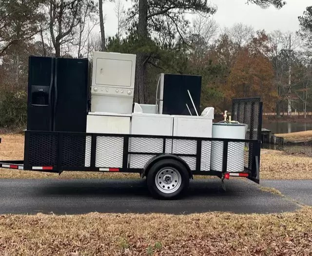 Photo by Tavares D. via Neighbors Trailer in Stockbridge, GA