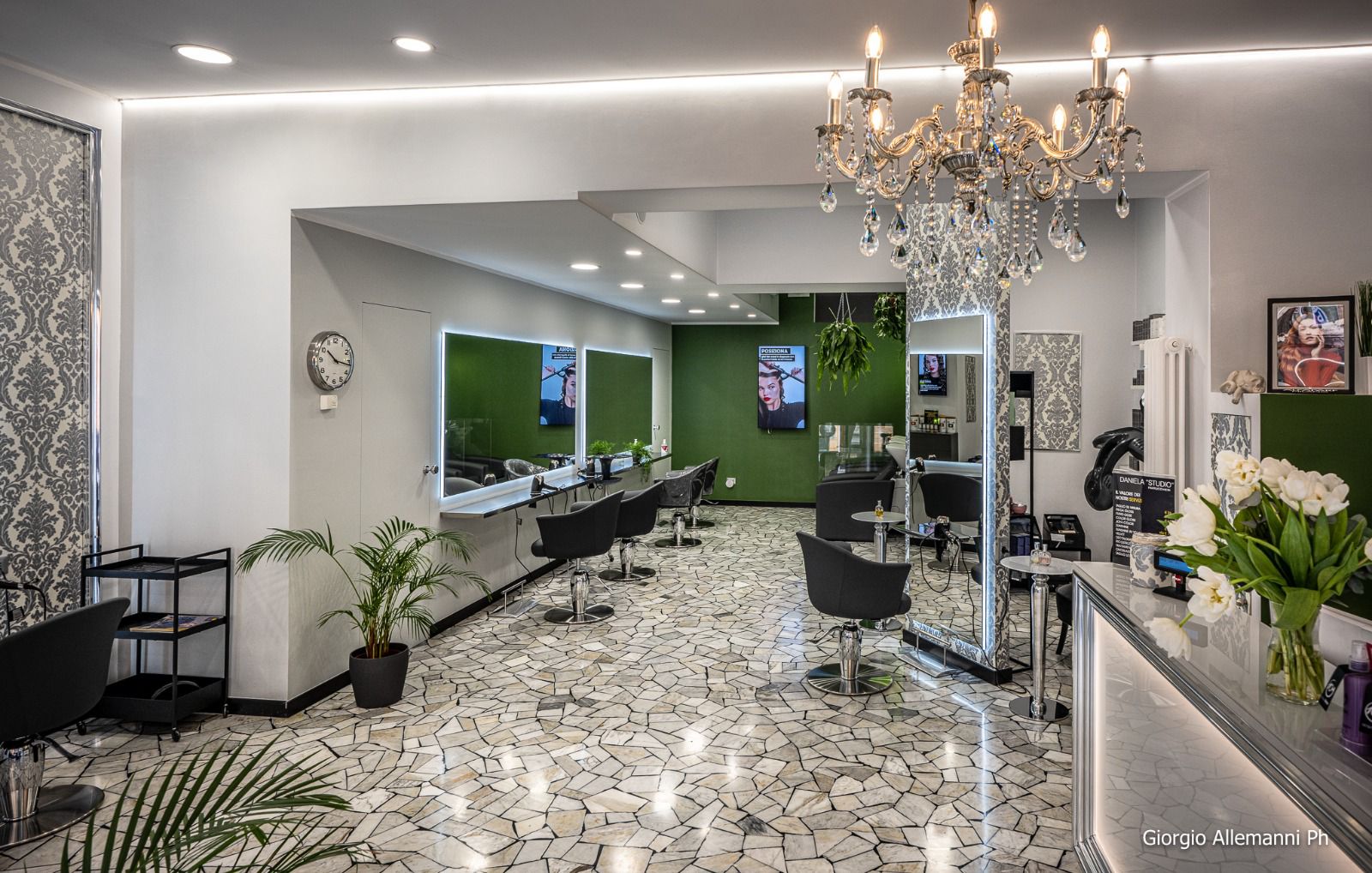 DANIELA ️ STUDIO ️ PARRUCCHIERE consigliato a CAMPOMORONE (Genova