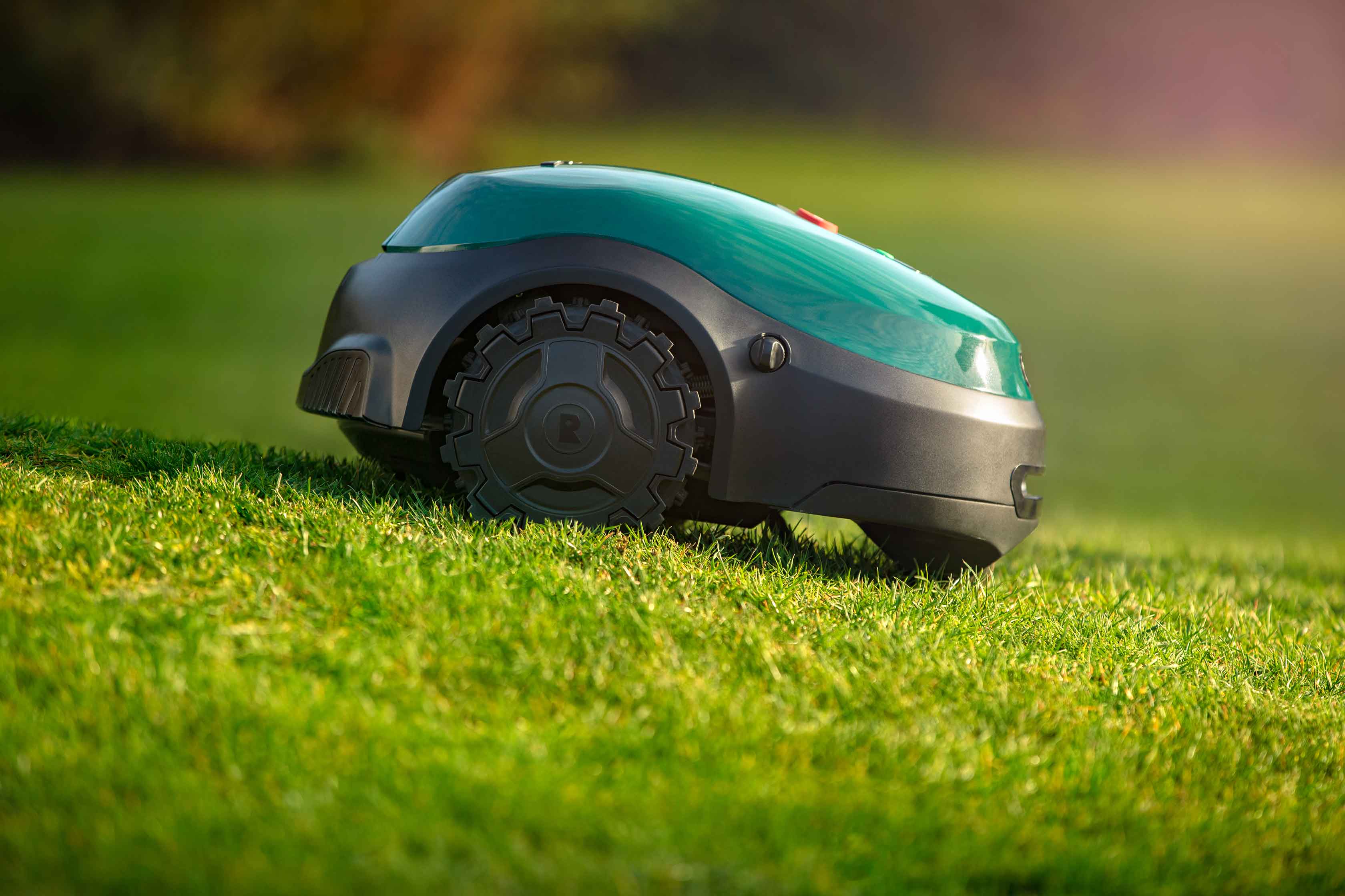 Quel robot tondeuse convient pour 700 m²? Robomow