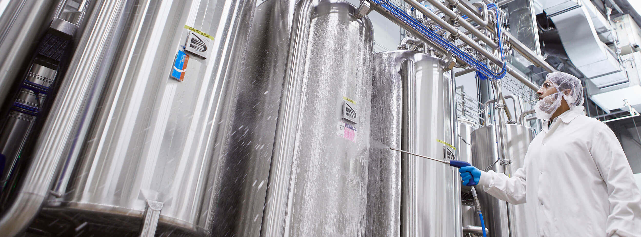 Cleaning and sanitizing dairy processor, plant sanitation Sani Marc